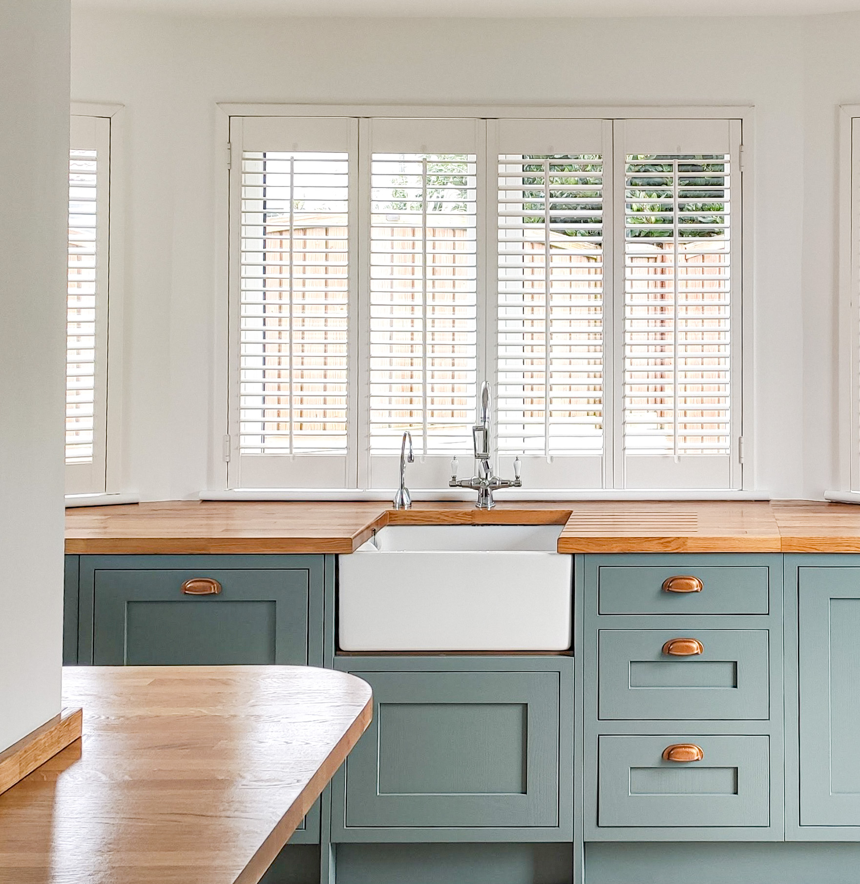 Kitchen and bathroom spray paint finish